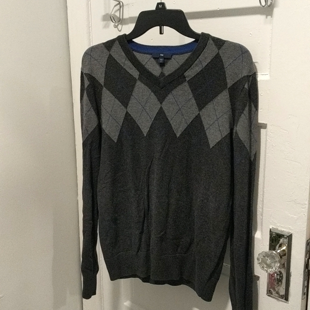 Men's pullover sweater